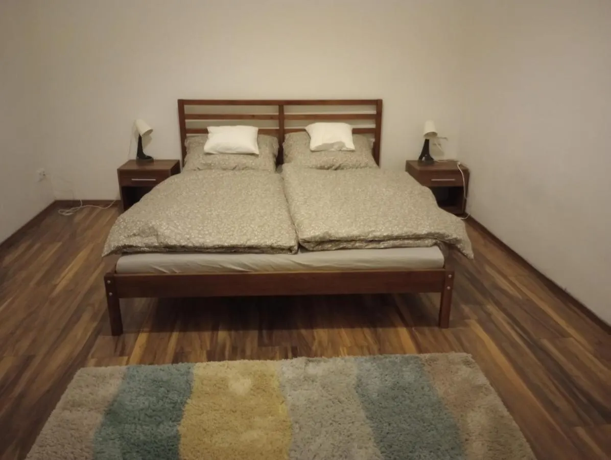 Napraforgo Apartman بودابست المجر