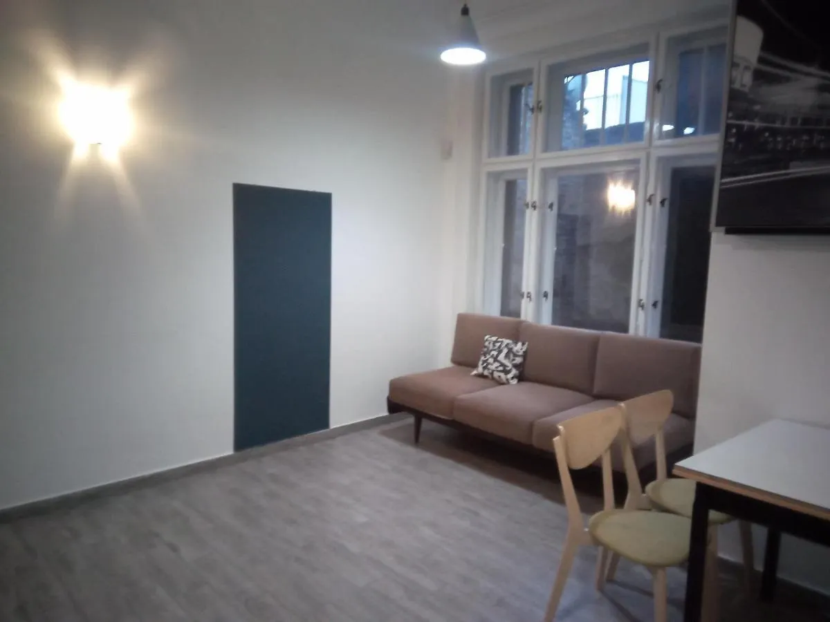 شقة Napraforgo Apartman بودابست